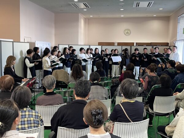 神戸サークル合唱団ロビーコンサート本番風景
