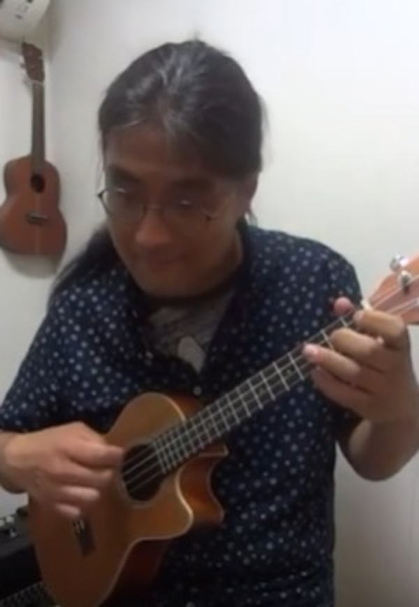 ウクレレ個人レッスン教室　神戸・三宮　keyの変更やアレンジの仕方、ソロの演奏方法について