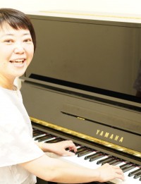 真鍋篤子（まなべあつこ）ピアノ